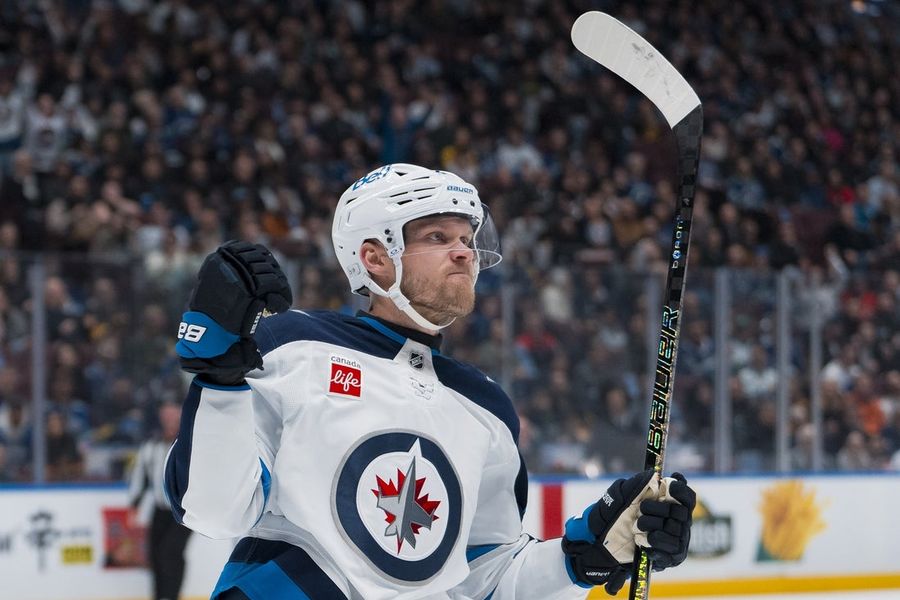NHL: Winnipeg Jets at Vancouver Canucks