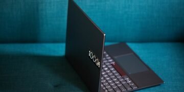 "Asus Zenbook 14 OLED Space Edition: Innovative Tiny OLED Display on Lid"