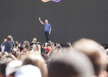 "Tim Cook May Depart as Apple CEO Next Year: What It Means for the Tech Giant"