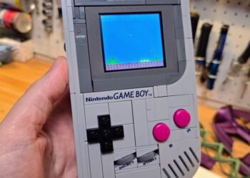 BrickBoy's Magnetic Magic: A Switch-Free Lego Game Boy!