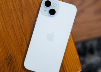 "Why Trump Mobile's Refurbished iPhones Are a Poor Investment"