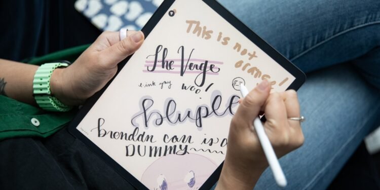 Amazon’s Kindle Scribe Colorsoft won’t replace your notebook — or your Kindle