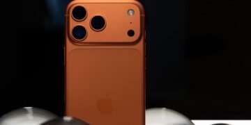 Apple Discontinues Night Mode Photo Feature in iPhone 17 Pro