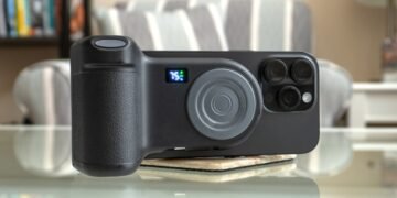 Belkin’s camera grip power bank is a few upgrades away from being a must-have