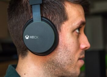 Microsoft’s free update brings better Bluetooth to your Xbox Wireless Headset