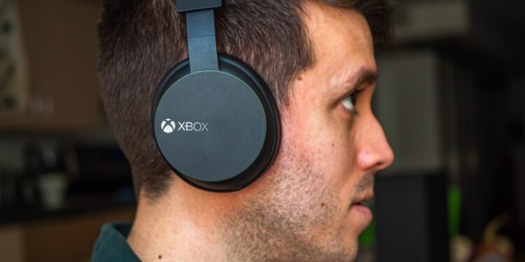 Microsoft’s free update brings better Bluetooth to your Xbox Wireless Headset