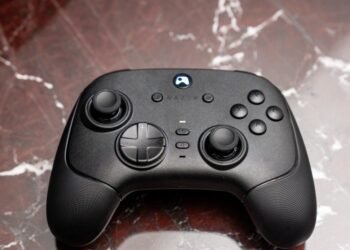 Razer’s new controller has TMR sticks and ultra-low latency Bluetooth for use with TVs