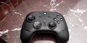 Razer’s new controller has TMR sticks and ultra-low latency Bluetooth for use with TVs