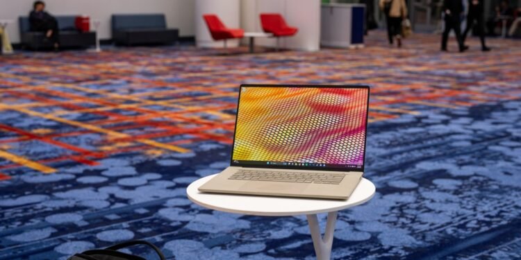 Fear and blogging (and prerelease laptop testing) in Las Vegas