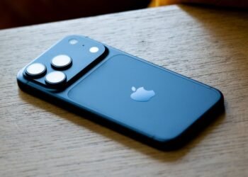 Apple aims to keep iPhone 18 price flat in face of RAM shortage, Kuo says