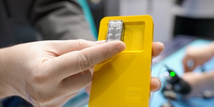 I played with the Lego Smart Brick