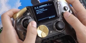 Anbernic’s next wireless controller adds a screen and heart rate monitoring