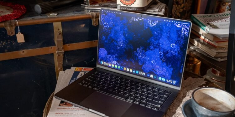 Apple’s touchscreen MacBooks might also have a Dynamic Island