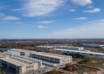 Microsoft wants to rewire data centers to save space