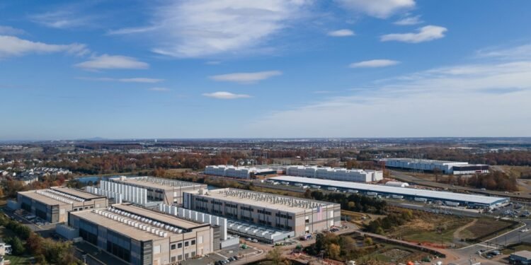 Microsoft wants to rewire data centers to save space