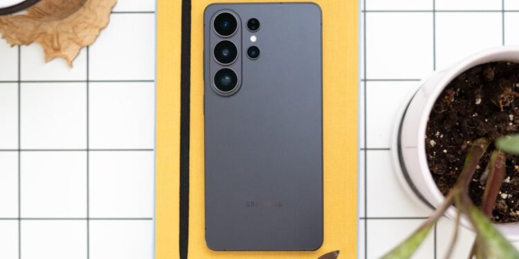 Samsung Galaxy S26 Ultra review: show off