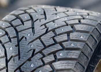 These retractable studded tires might save our roads, ears, and lungs