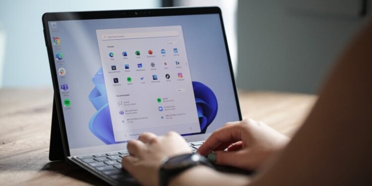Windows 11 is finally getting a movable taskbar