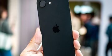 iPhone 17e hands-on: nothing more, nothing less