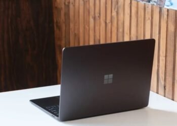 Microsoft planning Surface Laptop with an OLED display