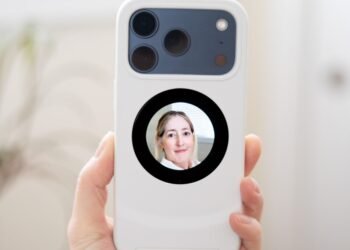 I wish this selfie phone case was better for selfies