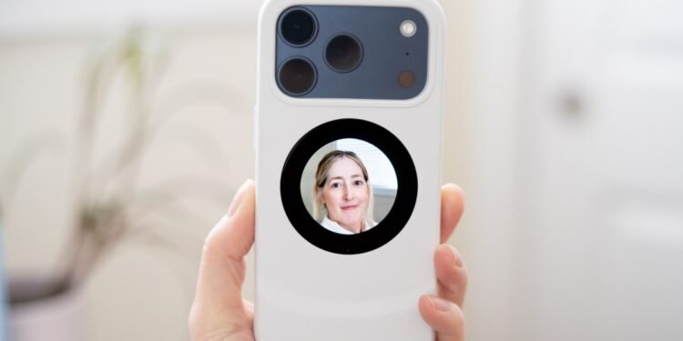 I wish this selfie phone case was better for selfies