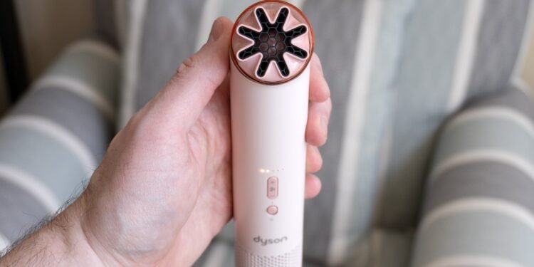 Dyson’s handheld fan is more powerful and louder than I expected