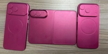 A wide foldable iPhone dummy emerges amid rumors of a delay