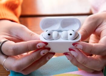 Apple’s AirPods with cameras for AI are apparently close to production