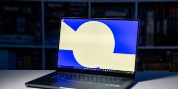 Samsung’s flagship laptop is a MacBook Pro clone gone horribly wrong