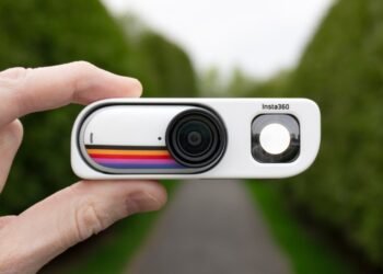 Insta360’s new viewfinder turns the action cam into a retro shooter