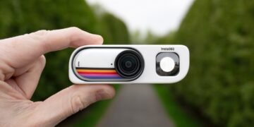 Insta360’s new viewfinder turns the action cam into a retro shooter