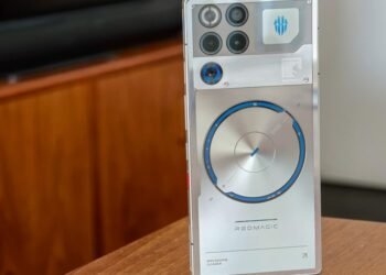 Redmagic’s liquid-cooled gaming phone arrives with overclocked Snapdragon chip