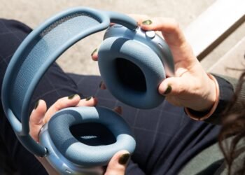 Apple’s AirPods Max 2 headphones are still $150 off — for now