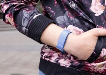The Fitbit Air takes a smarter approach to the AI health dumpster fire