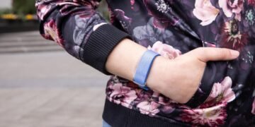 The Fitbit Air takes a smarter approach to the AI health dumpster fire