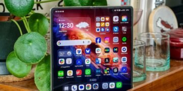 Honor’s Magic V6 sets three foldable firsts