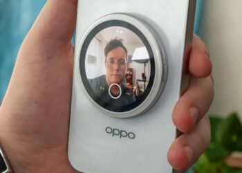 Oppo’s Bubble selfie screen is crying out for Qi2