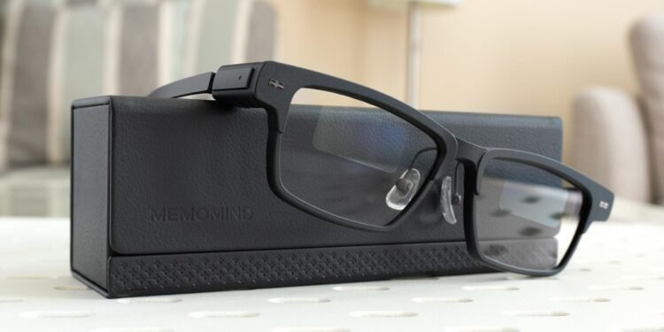 These camera-free smart glasses made me feel like Tony Stark