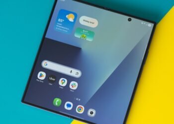 Samsung can’t afford to play it safe with Apple’s first foldable looming