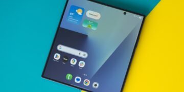 Samsung can’t afford to play it safe with Apple’s first foldable looming