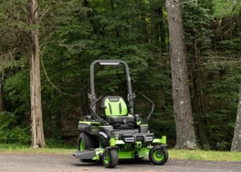 Greenworks’ MaximusZ electric riding mower has five motors and a few compromises