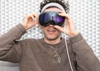 Apple is laying off staffers working on the Vision Pro and Siri