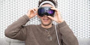 Apple is laying off staffers working on the Vision Pro and Siri