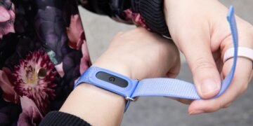 Your Fitbit data can now connect directly to Apple Health