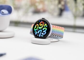 Google’s Pixel Watch 5 dives deeper into AI and health
