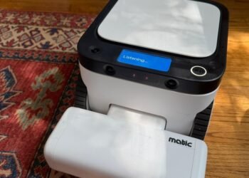 You can now just point at a mess and this robot vacuum will suck it up