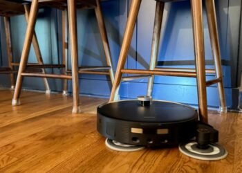 This robot vacuum solves my kitchen stool problem