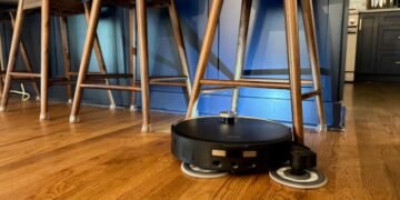 This robot vacuum solves my kitchen stool problem
