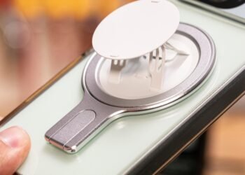 I finally found a magnetic phone grip I never want to remove